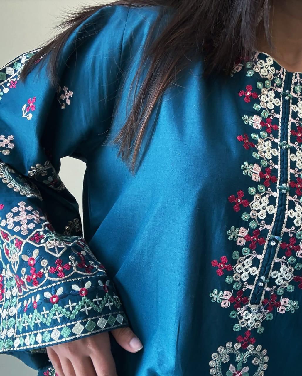 ZINC TEAL ELEGANCE